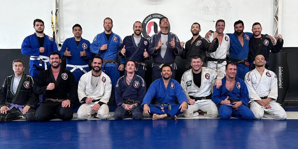 Miguel El Debs com a equipe do jiu jitsu | Crédito: Arquivo pessoal