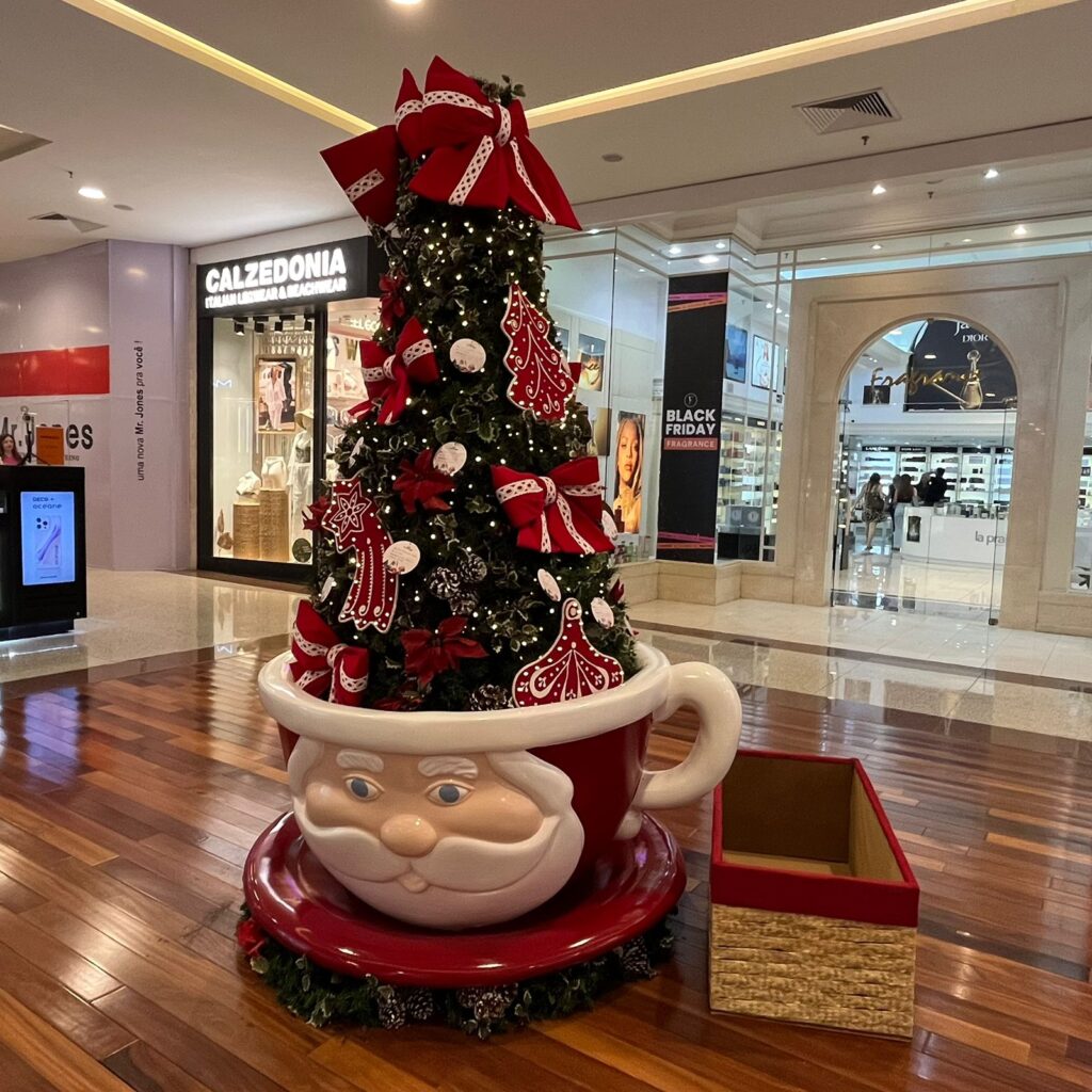 Árvores Solidárias incentivam a doação de presentes de Natal no RibeirãoShopping : Crédito: Divulgação