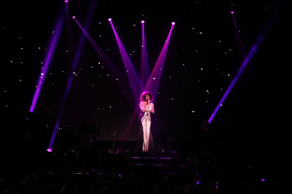 Belinda Davids homenageia Whitney Houston em Ribeirão Preto 07-12 | Crédito: Rafael Cautella