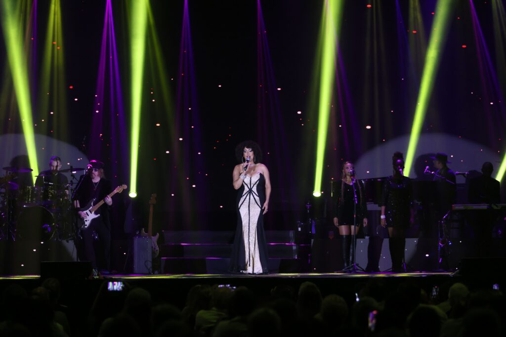 Belinda Davids homenageia Whitney Houston em Ribeirão Preto 07-12 | Crédito: Rafael Cautella