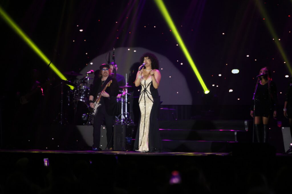 Belinda Davids homenageia Whitney Houston em Ribeirão Preto 07-12 | Crédito: Rafael Cautella