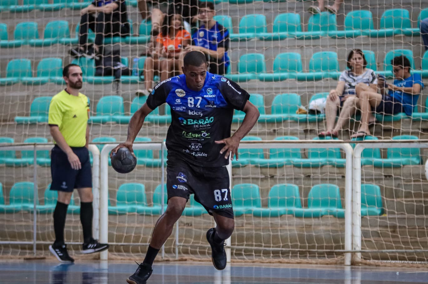 Jogador de handebol Rafael da Silva | Crédito: Renan Bin/FollowX Comunicação