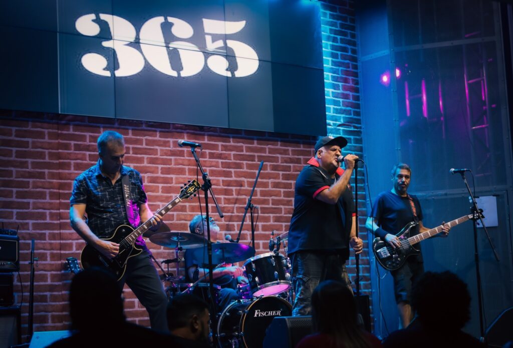 Banda 365 no Hard Rock | Crédito: Rafael Cautella