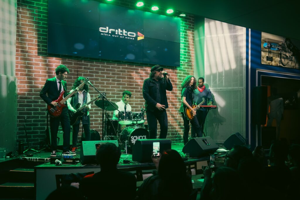 Beto Bruno, da Cachorro Grande, no Hard Rock Cafe | Crédito: Rafael Cautella