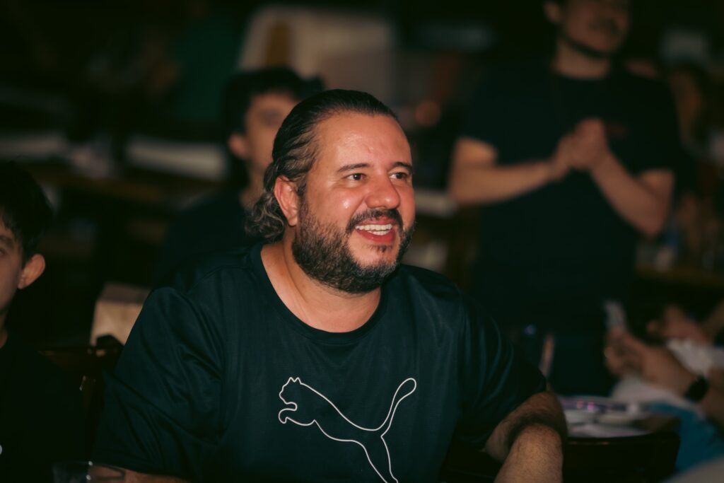 Beto Bruno, da Cachorro Grande, no Hard Rock Cafe | Crédito: Rafael Cautella