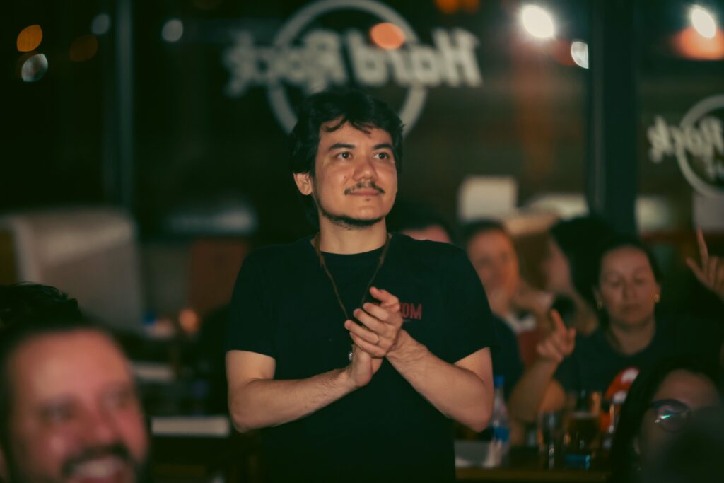 Beto Bruno, da Cachorro Grande, no Hard Rock Cafe | Crédito: Rafael Cautella