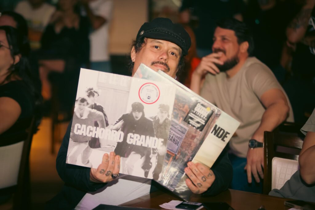 Beto Bruno, da Cachorro Grande, no Hard Rock Cafe | Crédito: Rafael Cautella