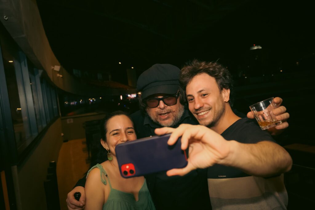 Beto Bruno, da Cachorro Grande, no Hard Rock Cafe | Crédito: Rafael Cautella