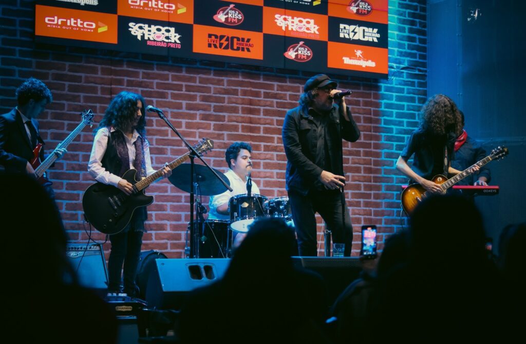 Beto Bruno, da Cachorro Grande, no Hard Rock Cafe | Crédito: Rafael Cautella