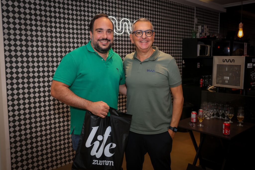 Victor Bermudes e Adilson Haddad no Lounge Zumm em 20-02 | Crédito: Rafael Cautella