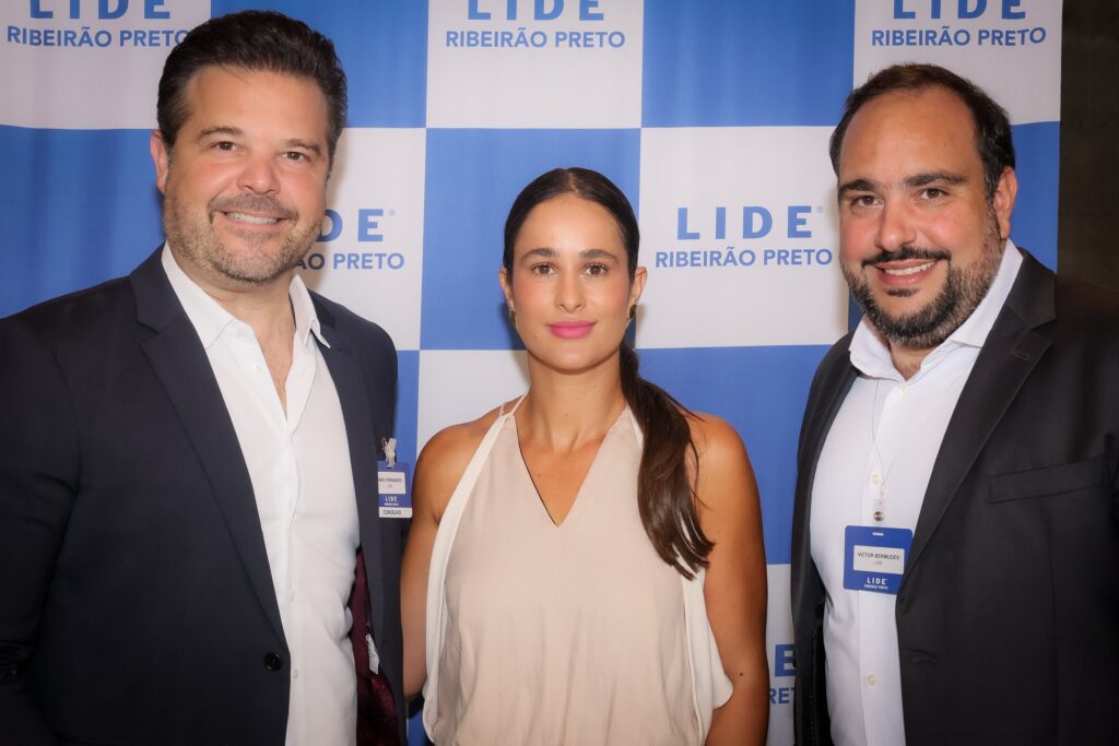 Fabio Fernandes, Alexandra Casoni e Victor Bermudes| Crédito: Rafael Cautella