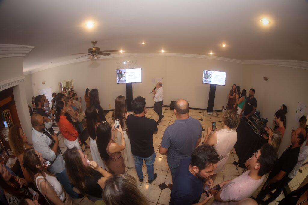 Convidados na nova sede da CASACOR Ribeirão Preto | Crédito: Rafael Cautella