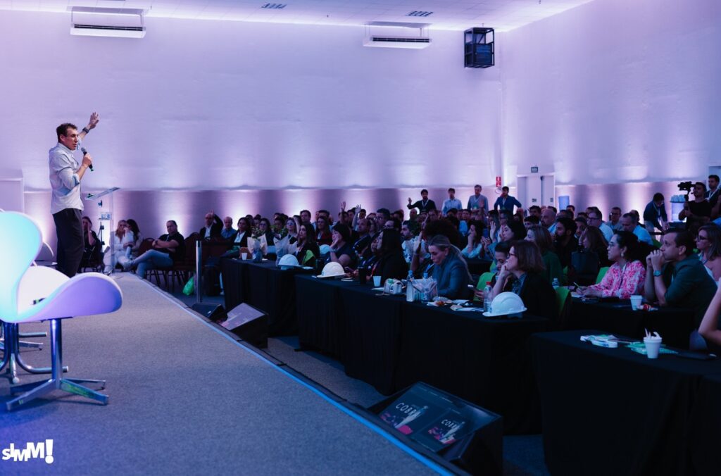 Painel do SIMM! Brasil | Crédito: Divulgação oficial do evento