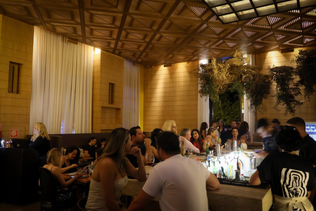 Zucker tem noite agitada em 15 de março | Crédito: Rafael Cautella