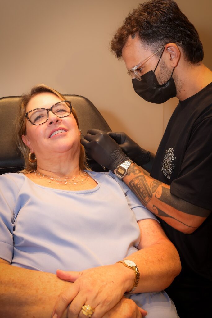 The Piercing Day na Casa Affonso joalheria | Crédito: Rafael Cautella