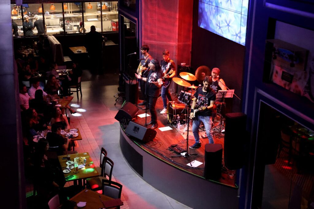 Vocalista original do ACDC de volta em Ribeirão | Crédito: Rafael Cautella