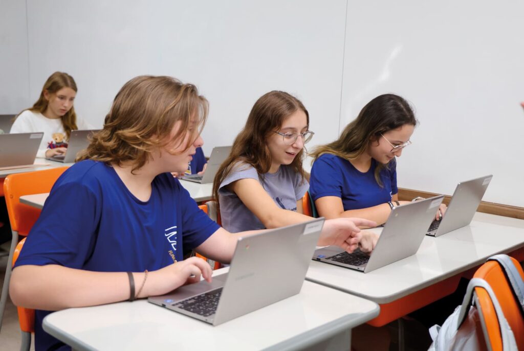 Escola Arte do Museu - Projetos com Chromebook nas aulas | Crédito: Divulgação