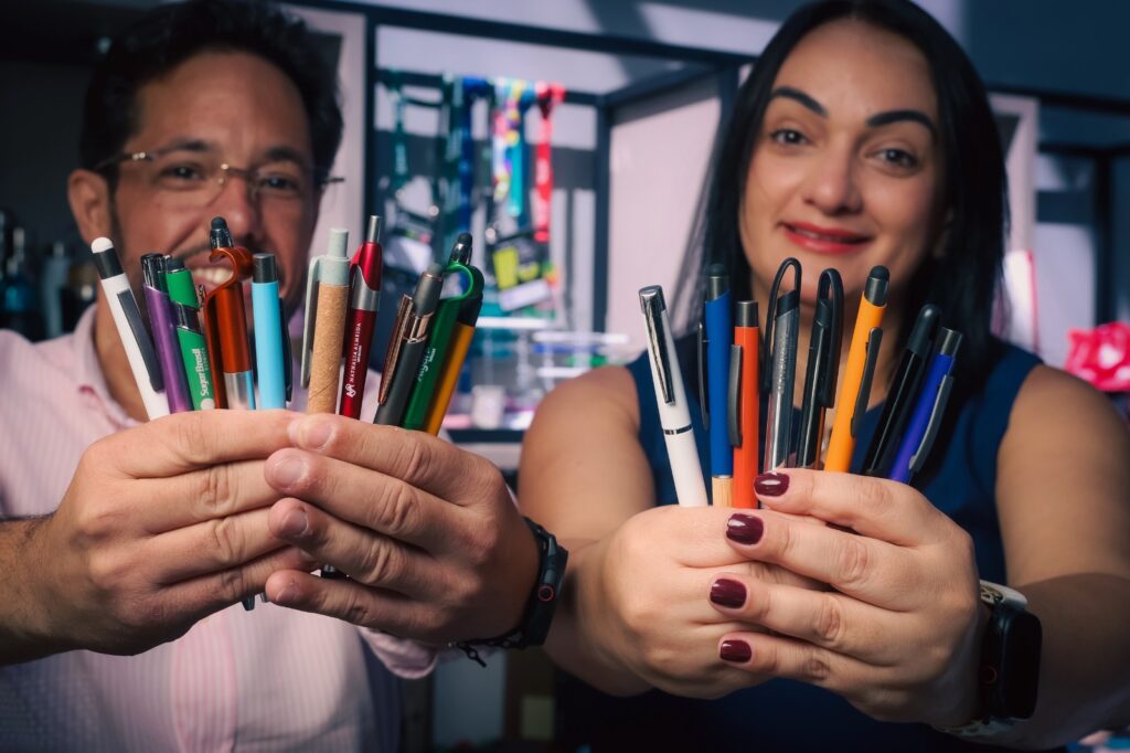 Adriana Souza e Alessandro Almeida, diretores da IMPRIMIL | Crédito: Rafael Cautella