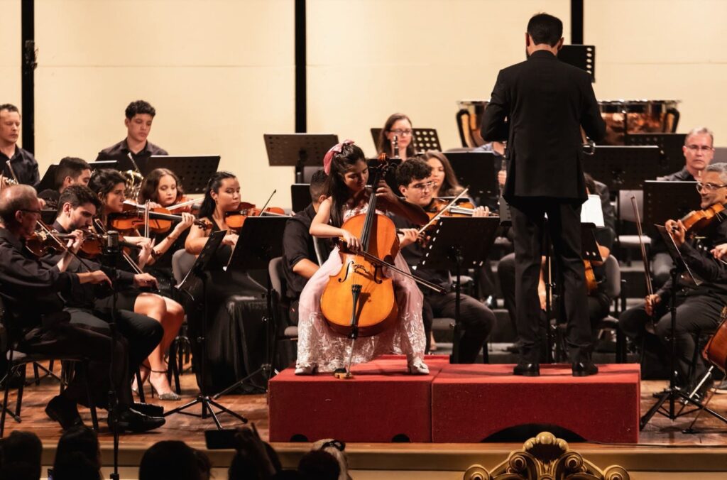 Letícia Araújo durante o concurso nacional de violoncelistas | Crédito: Divulgação