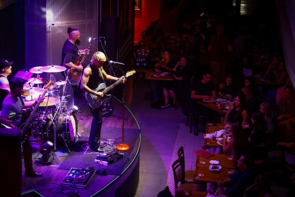 Luana Camarah no Hard Rock Cafe em 05 de abril | Crédito: Rafael Cautella