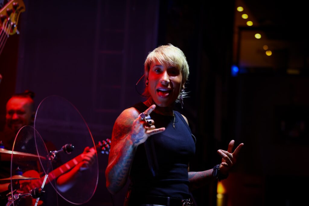 Luana Camarah no Hard Rock Cafe em 05 de abril | Crédito: Rafael Cautella