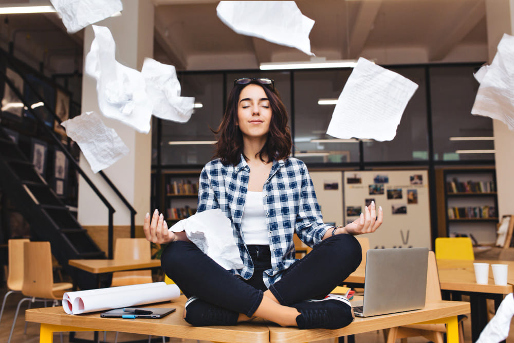 Nova NR 01 estabelece normas de saúde mental no trabalho | Crédito: Freepik