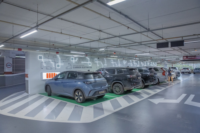Shoppings de Ribeirão ampliam infraestrutura para carros elétricos | os primeiro meses de 2025, mais nove vagas foram instaladas e novas expansões estão previstas | Crédito: Tabata Barbosa