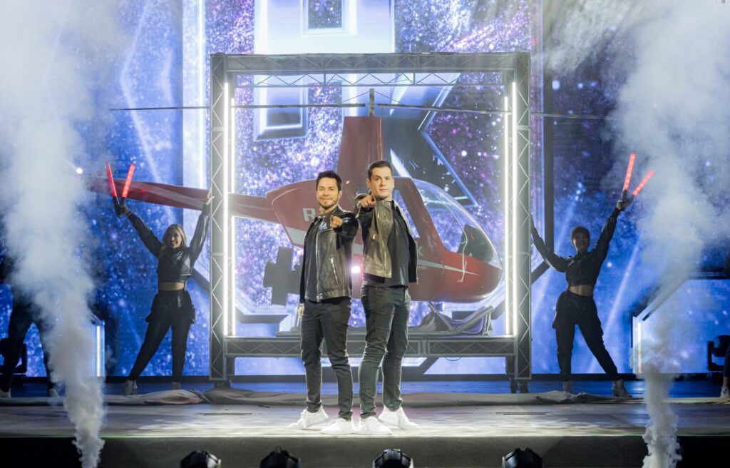 Espetáculo de ilusionismo de Henry & Klauss | Crédito: Divulgação