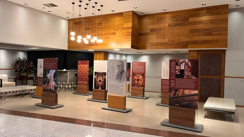 Exposição tem o objetivo de mobilizar população e arrecadar recursos para preservar a Catedral de Ribeirão Preto | Crédito: Divulgação