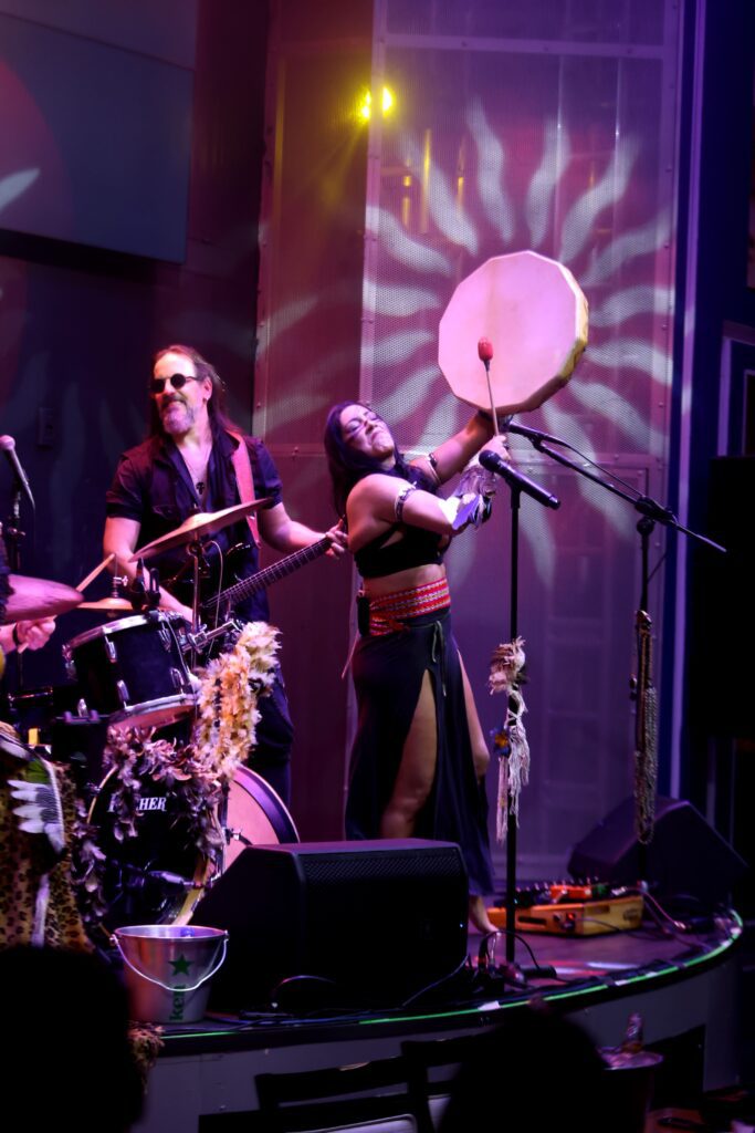 Banda Caaru toca rock xamânico no Hard Rock Cafe | Crédito: Rafael Cautella