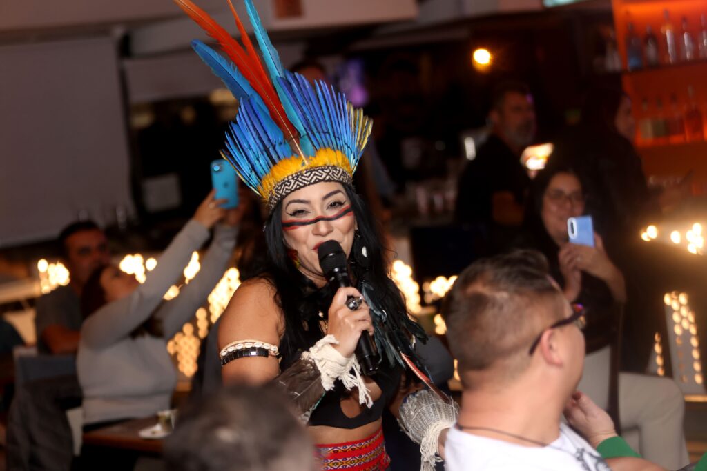 Banda Caaru toca rock xamânico no Hard Rock Cafe | Crédito: Rafael Cautella