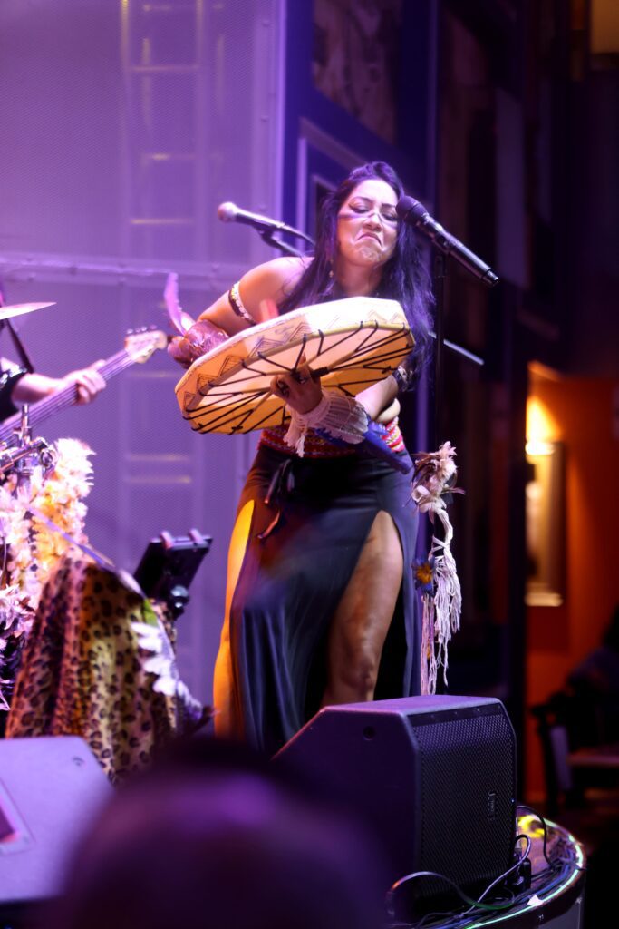 Rock xamânico no Hard Rock Cafe | Crédito: Rafael Cautella