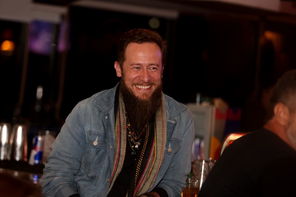 Banda Caaru toca rock xamânico no Hard Rock Cafe | Crédito: Rafael Cautella