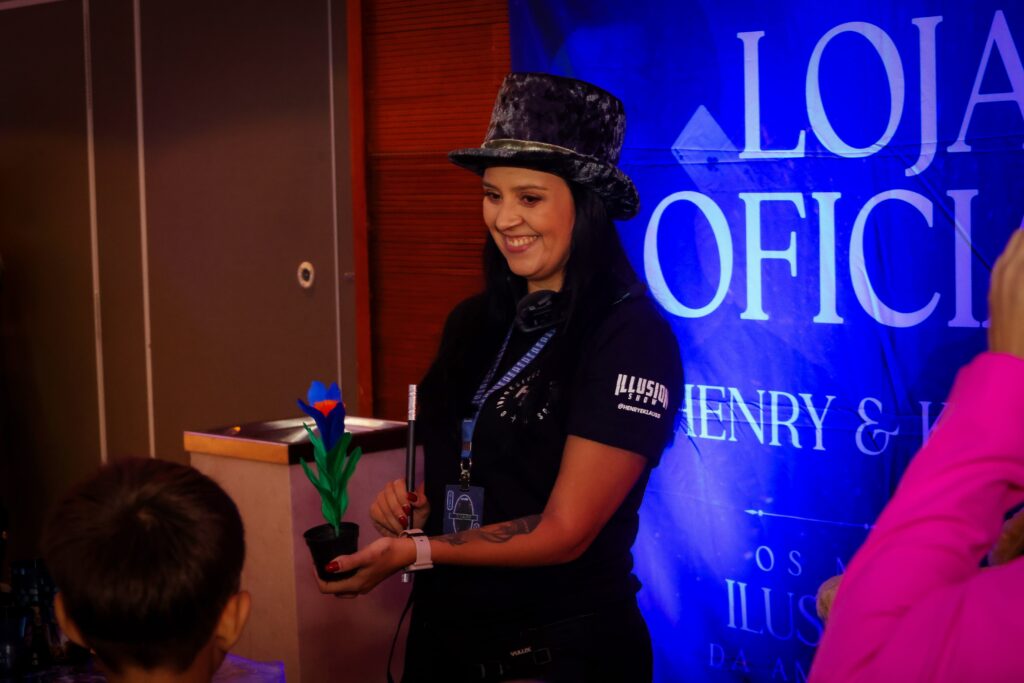 Show de ilusionismo de Henry e Klauss no Multiplan Hall | Crédito: Rafael Cautella