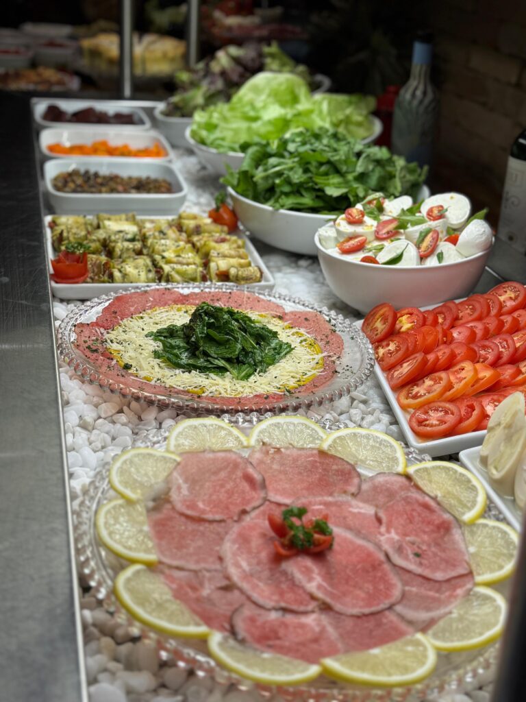 Mesa de antepasto do Ancho Di Tullio | Crédito: Divulgação