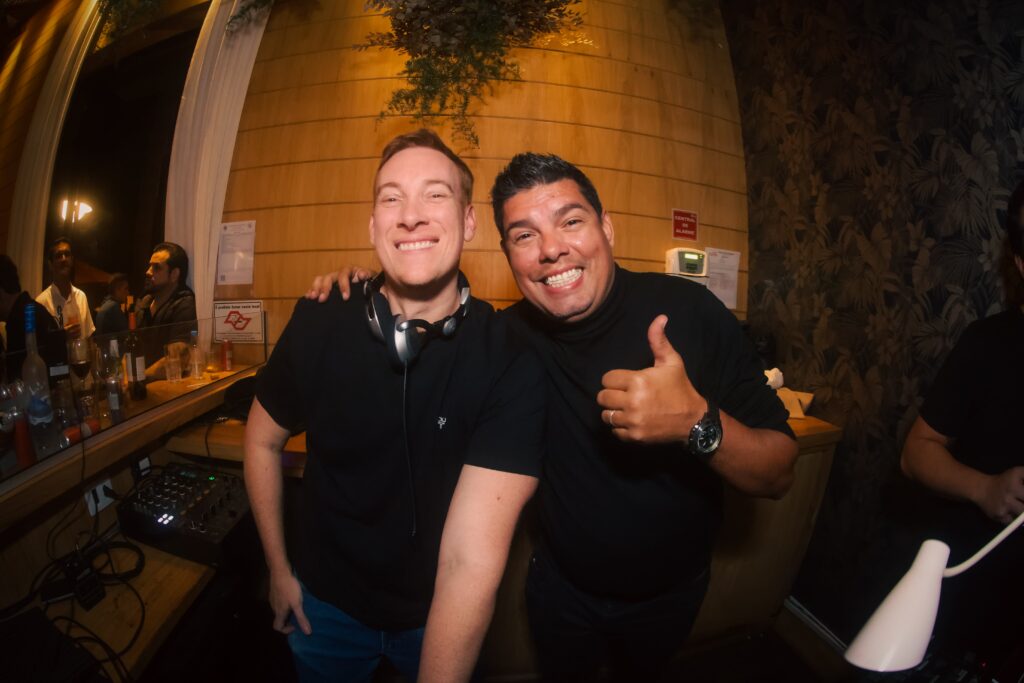 Noite com DJs convidados no Zucker | Crédito: Rafael Cautella