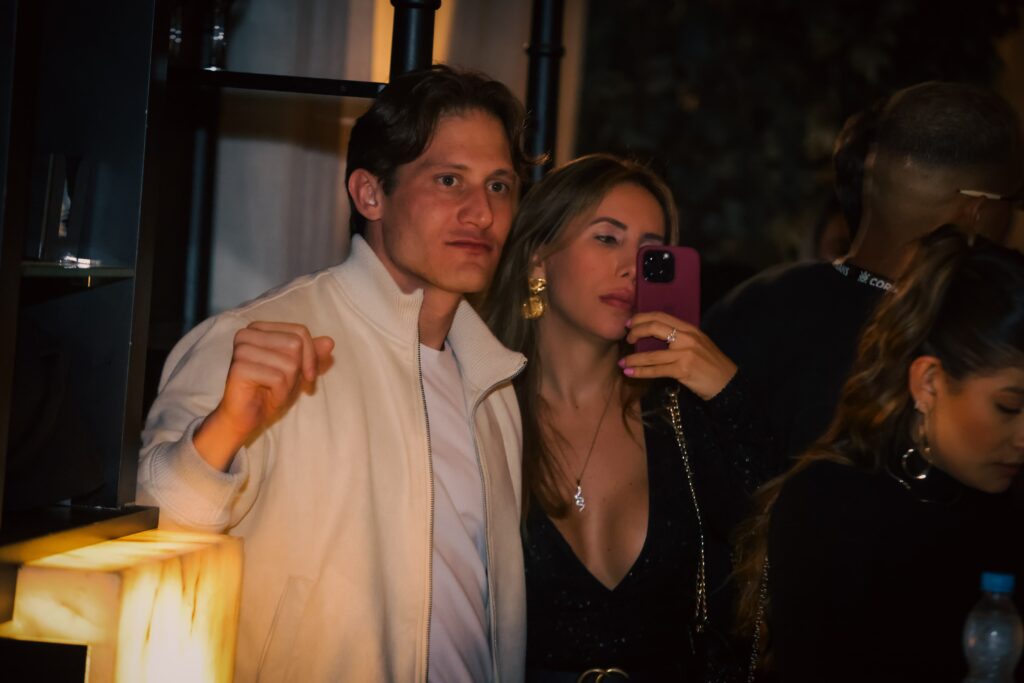 Noite com DJs convidados no Zucker | Crédito: Rafael Cautella