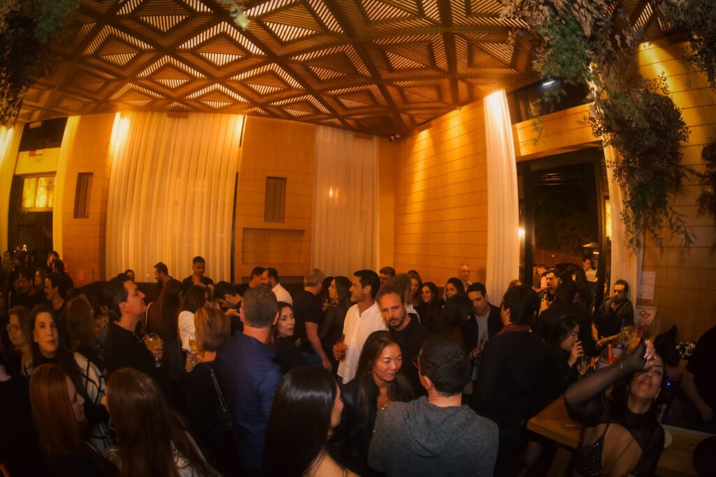 Noite com DJs convidados no Zucker | Crédito: Rafael Cautella