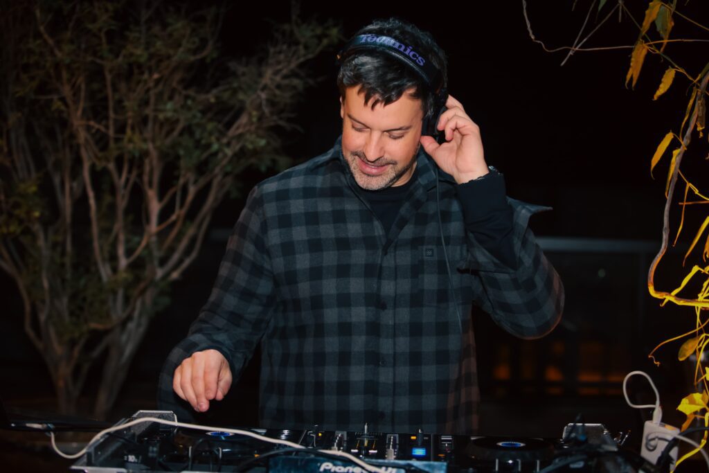 Música eletrônica anima restaurante Zucker | Crédito: Rafael Cautella