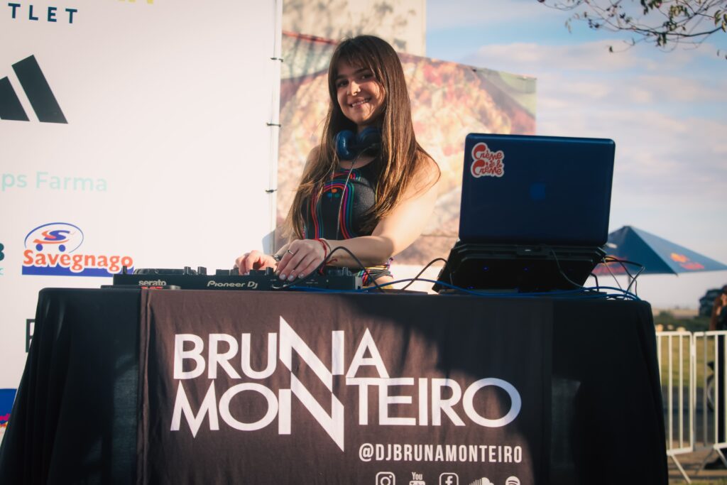DJ Bruna Monteiro | Crédito: Rafael Cautella