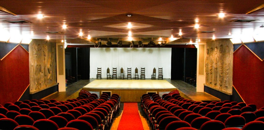 Teatro Bassano Vaccarini, na Unaerp