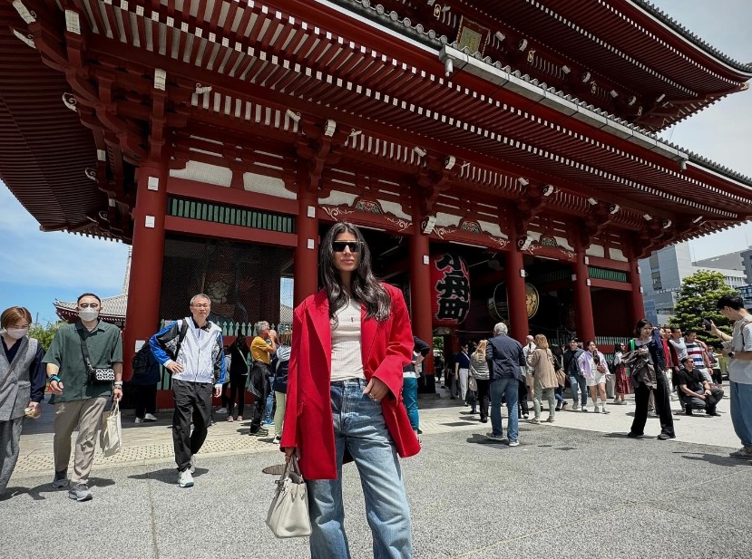 Andrea Bogosian visita o Templo Senso-ji | Crédito: Reprodução @andreabogosian