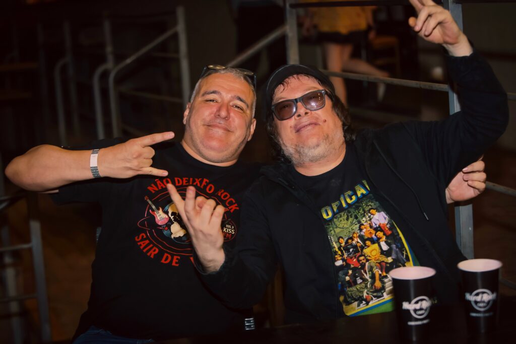 Beto Bruno, vocalista do Cachorro Grande, se apresenta no Hard Rock em 23-08-25 | Crédito: Rafael Cautella