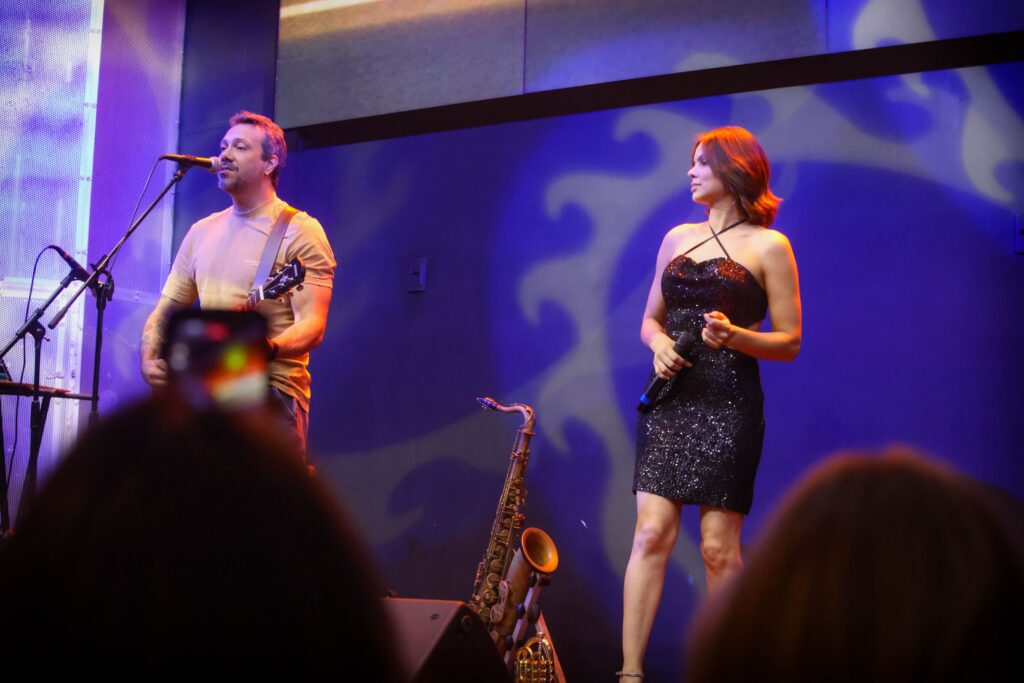 Atração musical no Hard Rock | Crédito: Rafael Cautella