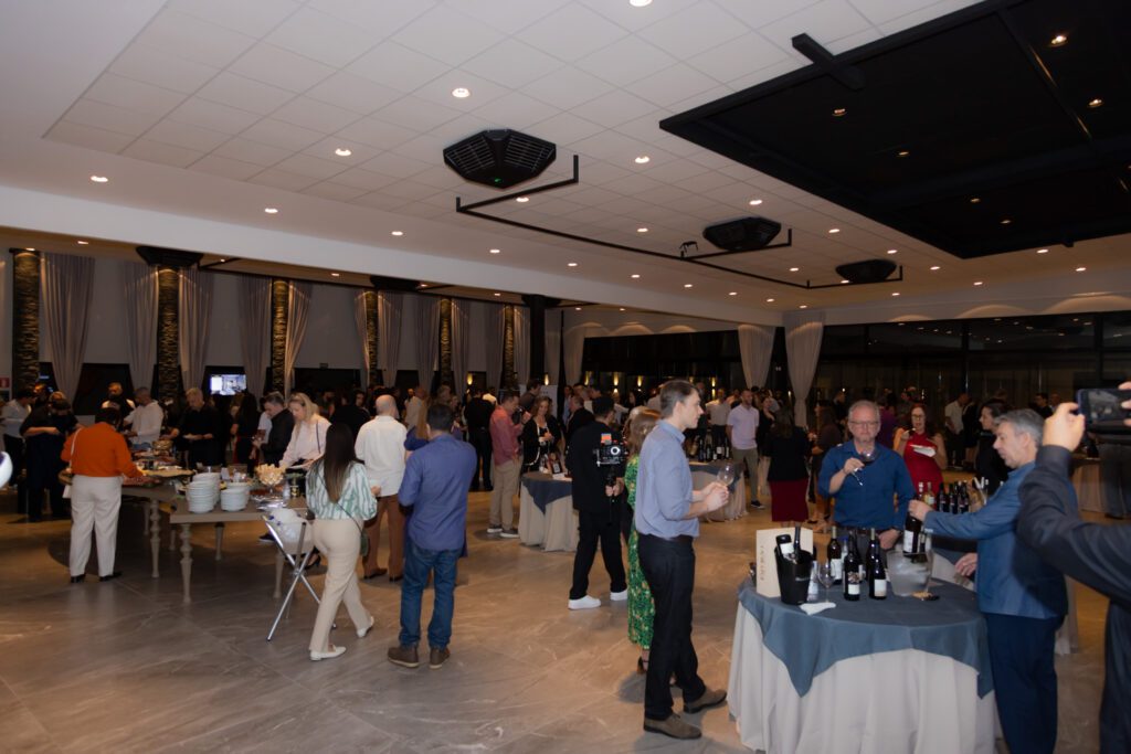 Hand Hoch | Crédito: Divulgação