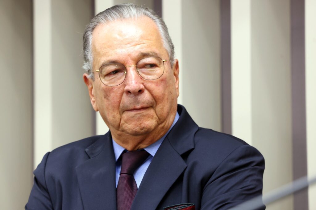 Maurílio Biagi Filho recebe o título de Cidadão Sertanezino  | Crédito: Pierre Duarte