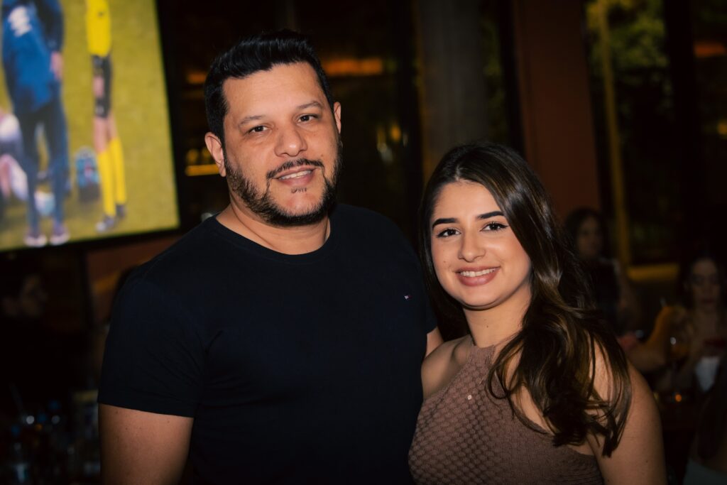 Vida social no Salz Bar | Crédito: Rafael Cautella