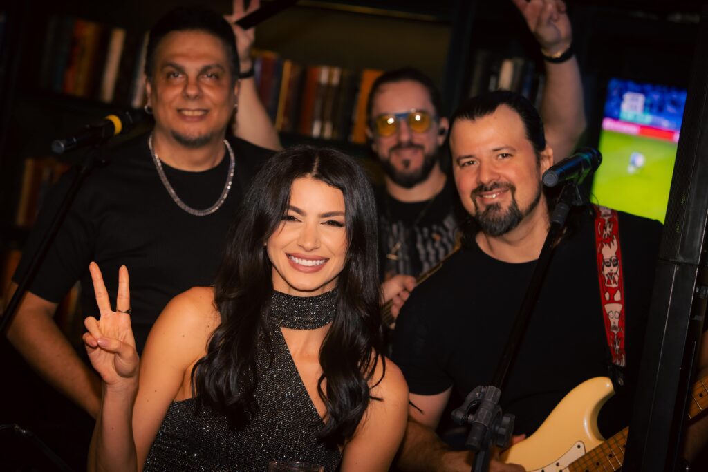 Vida social no Salz Bar | Crédito: Rafael Cautella