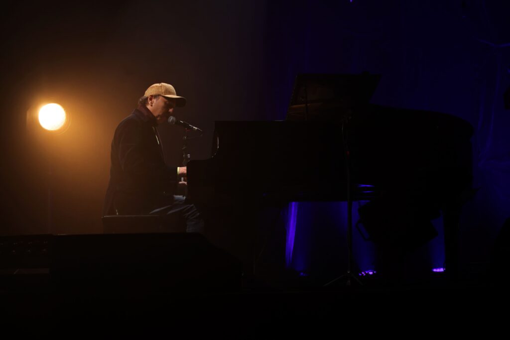 Show de Zeca Baleiro no Multiplan Hall em 09-08-25 | Crédito: Rafael Cautella