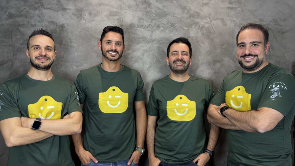 Guilherme Mauri, Douglas Pena (sócios-fundadores da Minha Quitandinha), Bruno Fabbri e Victor Bermudes (sócios-fundadores da Onii) | Crédito: Divulgação